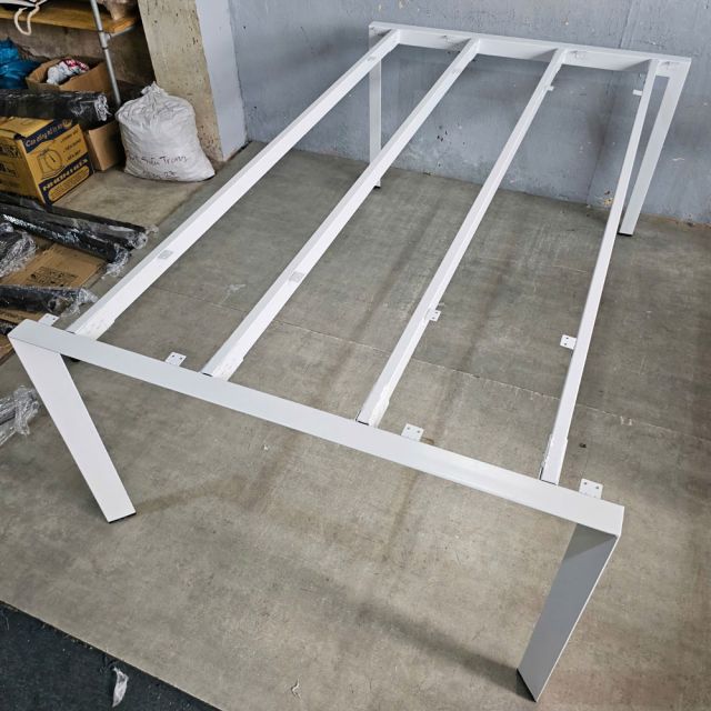 Chân sắt lắp ráp 200x120cm hệ Trian HCTA025