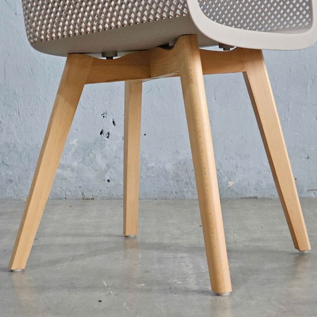 Ghế AIRO nhựa đúc lưng lựa chân gỗ ST3062B