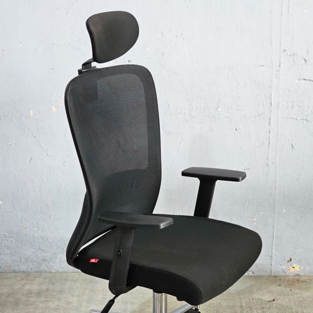 Ghế xoay văn phòng có tựa đầu HOM1101-D02