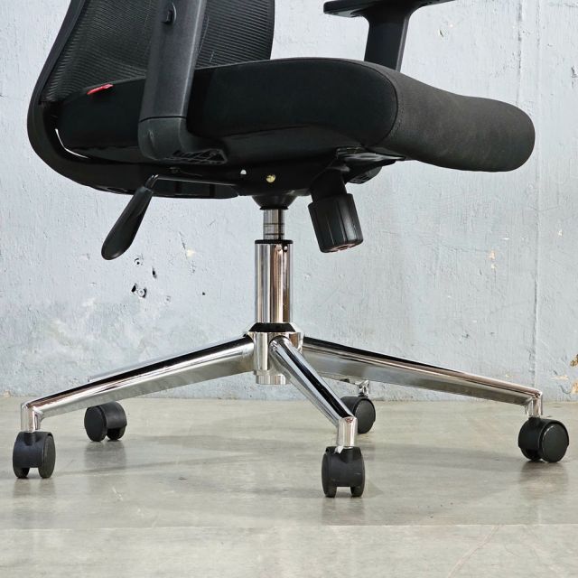 Ghế xoay văn phòng có tựa đầu HOM1101-D02