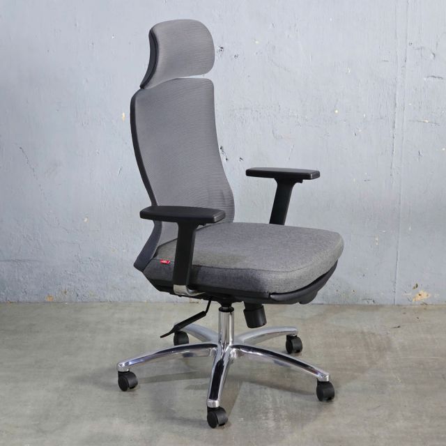 Ghế xoay văn phòng lưng lưới có gác chân HOM1106-D02