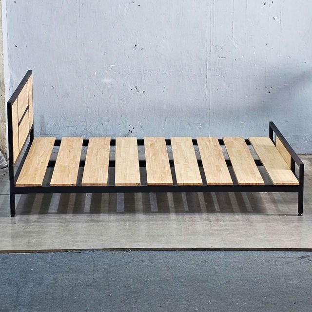 Giường ngủ lắp ráp 140x200cm gỗ cao su GN68052