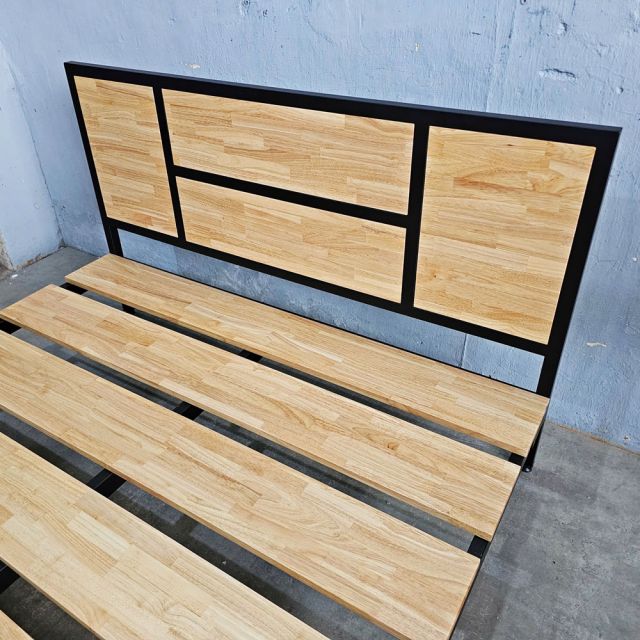 Giường ngủ lắp ráp 140x200cm gỗ cao su GN68052
