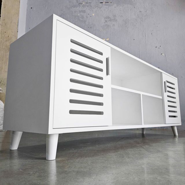 Kệ TV Codia 160x35x50cm gỗ cao su KTV68122