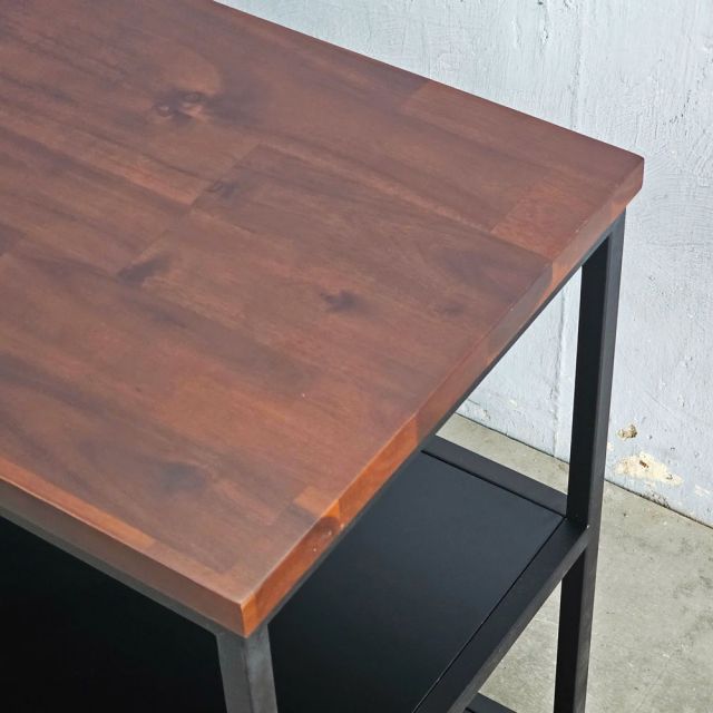 Kệ Tivi UNMA2 140cm đơn giản mặt gỗ Tràm KTV68079