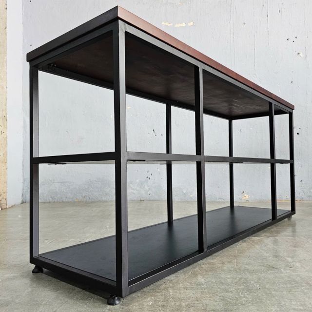 Kệ Tivi UNMA2 140cm đơn giản mặt gỗ Tràm KTV68079