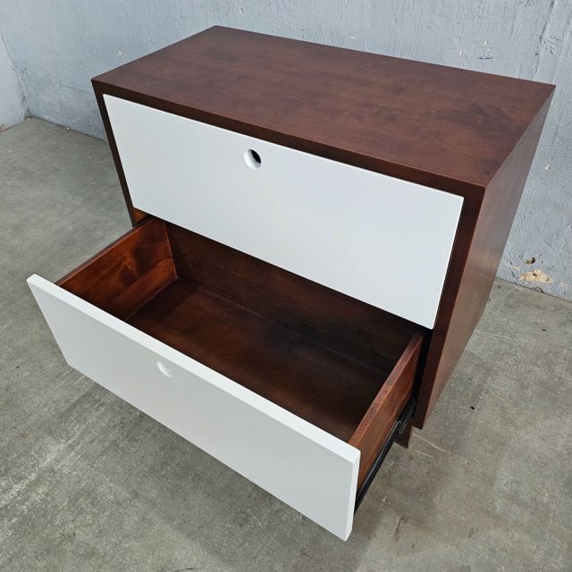 Tủ đầu giường 2 ngăn kéo 60x30x55cm gỗ cao su TDG68025