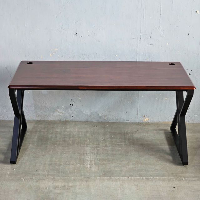 Bàn Gaming chữ X 160x80cm gỗ tràm GD68107