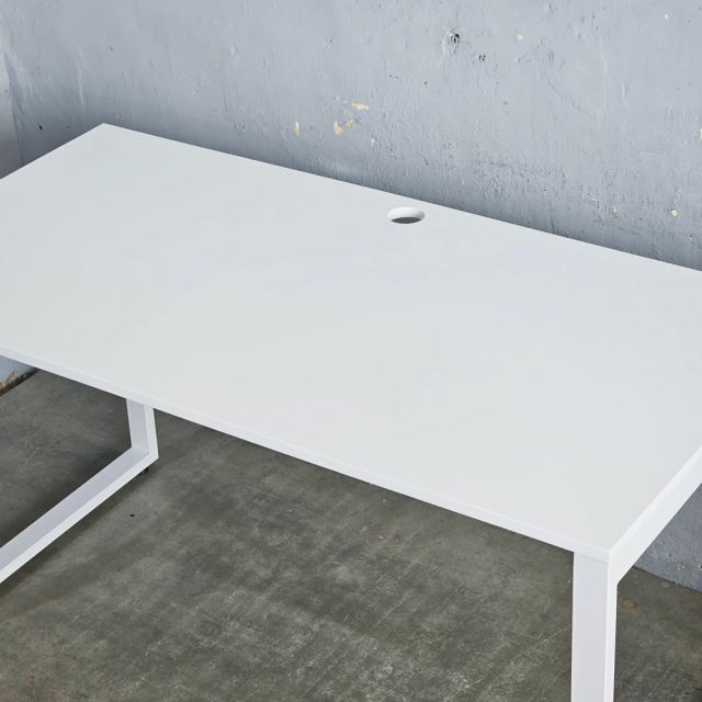 Bàn làm việc 140x70cm gỗ cao su hệ Rectang HBRT112