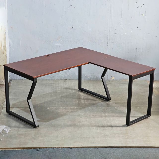 Bàn giám đốc chữ L gỗ cao su chân sắt hệ MConcept HBMC018