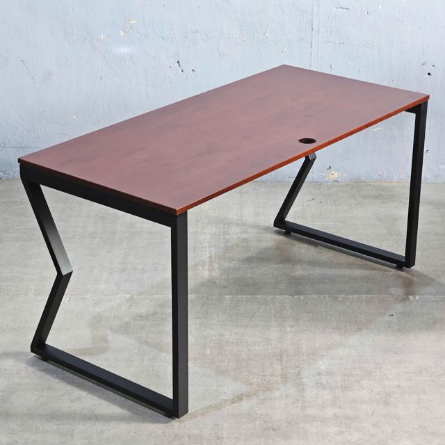 Bàn làm việc 140x70 MConcept HBMC005