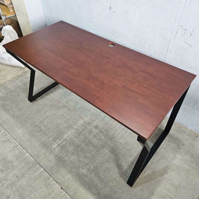 Bàn làm việc 140x70 MConcept HBMC005