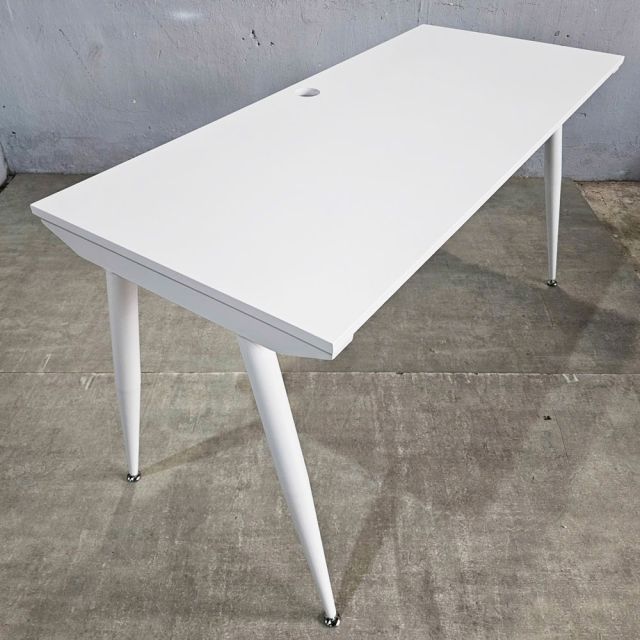 Bàn làm việc 60x140cm hệ CONE chân sắt lắp ráp
