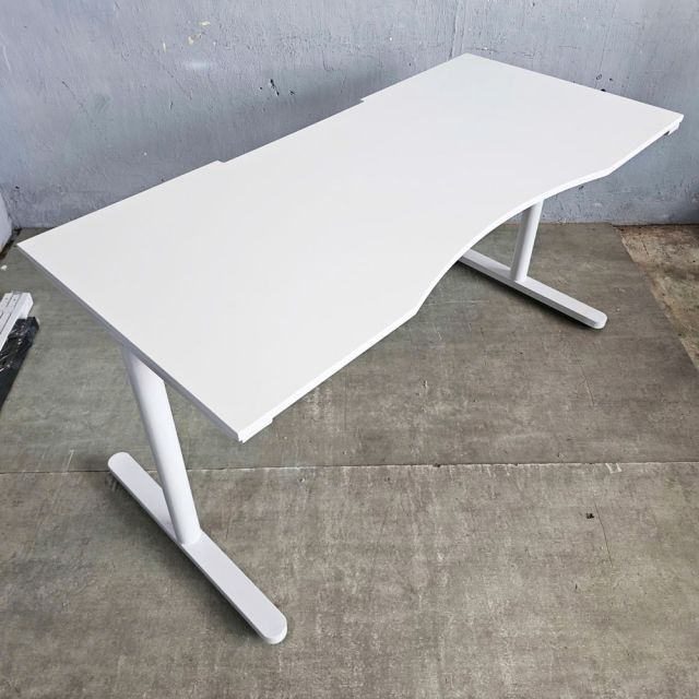 Bàn Gaming 150x70cm gỗ cao su chân sắt hệ TIO GD68105
