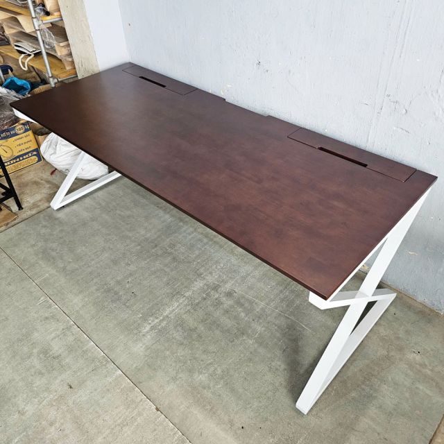 Bàn làm việc có hộp điện 200x80cm gỗ cao su ZD018
