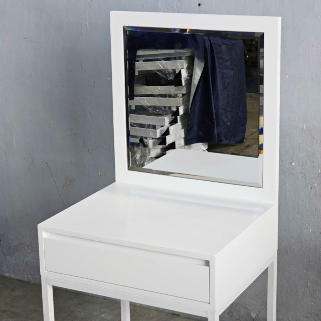 Bàn trang điểm nhỏ 50x60x135cm gỗ cao su BTD68070