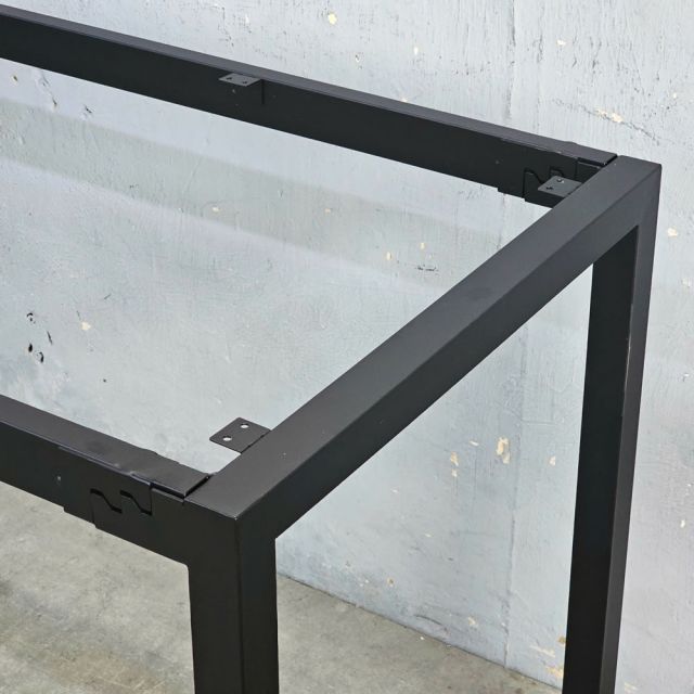 Chân sắt lắp ráp cho bàn 140x60cm hệ URA HCUR003
