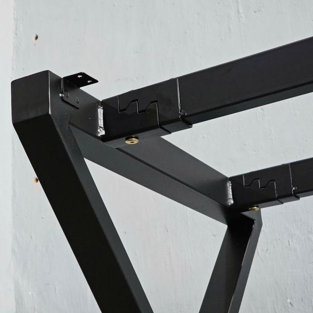 Chân bàn sắt hệ XConcept 120x60 lắp ráp HCXC002