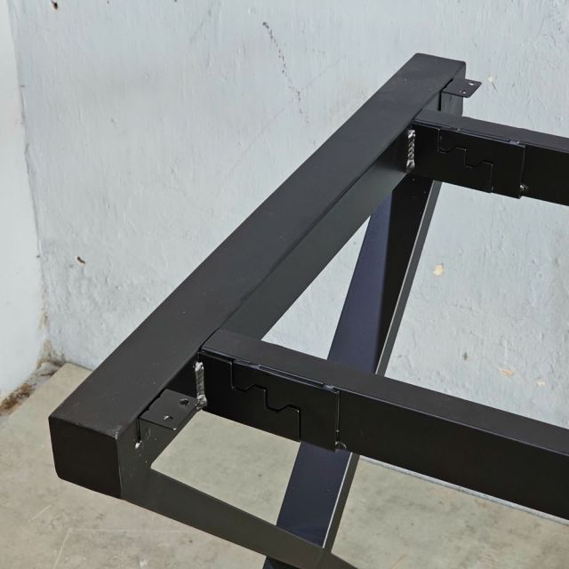 Chân bàn sắt hệ XConcept 120x60 lắp ráp HCXC002