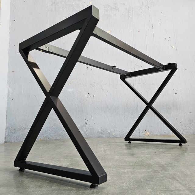 Chân bàn sắt hệ XConcept 120x60 lắp ráp HCXC002