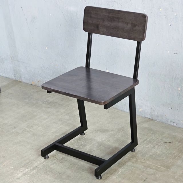 Ghế học sinh gỗ tự nhiên chân sắt chữ C SC052