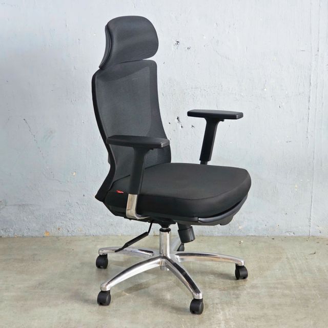Ghế xoay văn phòng lưng lưới có gác chân HOM1106-D02