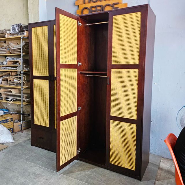 Hệ tủ quần áo 200x55x200cm gỗ cao su TQA6807