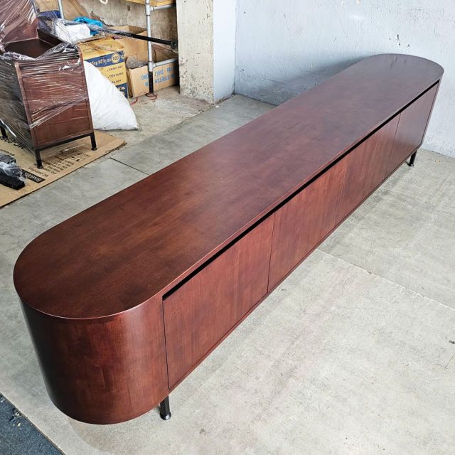 Tủ tivi phòng khách 240x40x42cm gỗ cao su KTV68112