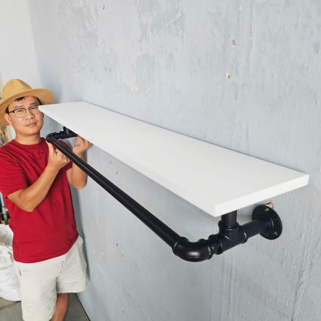 Giá treo khăn ống nước 110x20cm gỗ cao su KPT68044