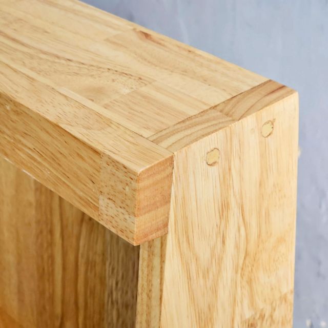 Kệ để sách mầm non gỗ cao su màu tự nhiên KGS013