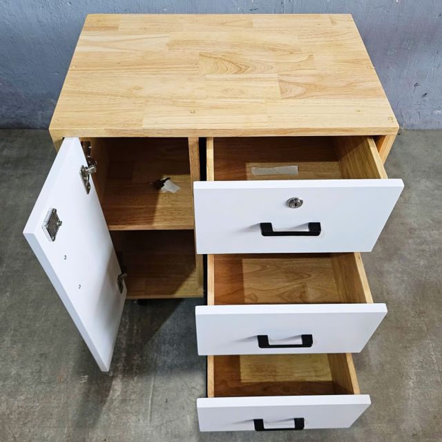 Tủ hồ sơ cá nhân gỗ tự nhiên bánh xe có khoá TCN68024