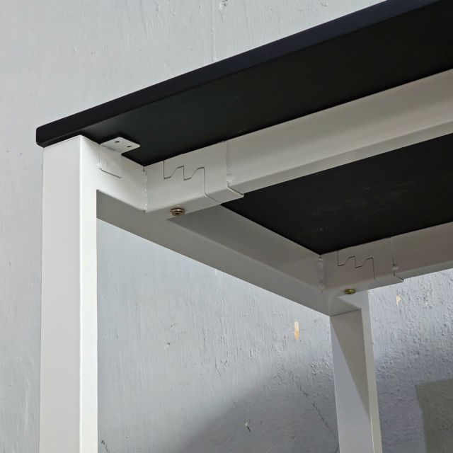 Bàn máy tính liền kệ 120x60cm gỗ cao su COD68065