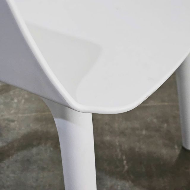Ghế DOTI nhựa đúc lưng tựa ST3030