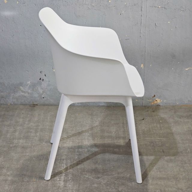 Ghế DOTI nhựa đúc lưng tựa ST3030
