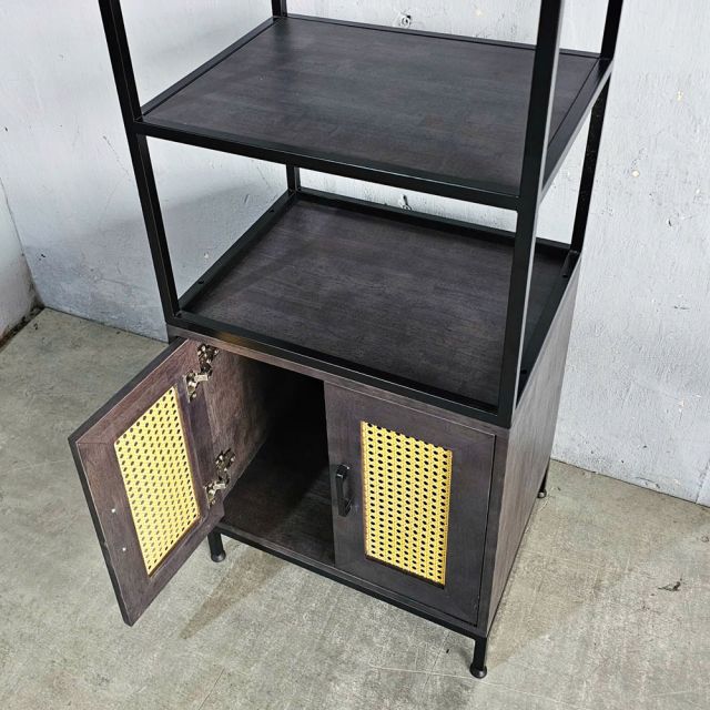 Kệ trang trí có tủ 57x44x200cm gỗ cao su KTT68033