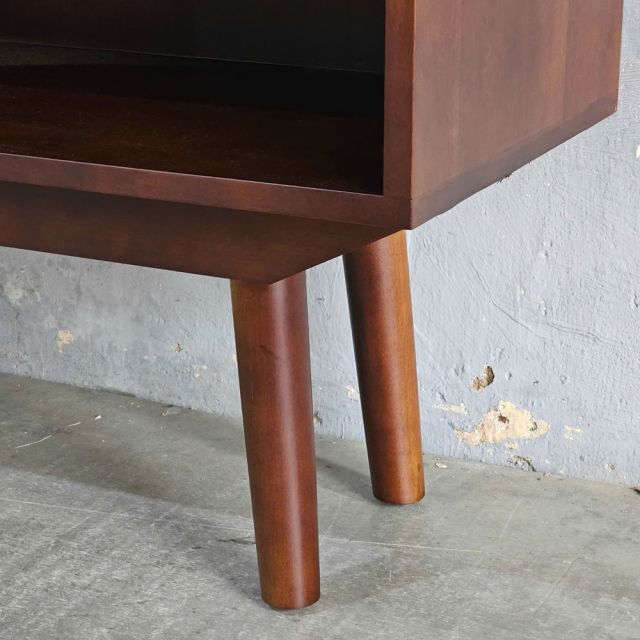 Tủ trang trí 140x40cm gỗ cao su KTB68230