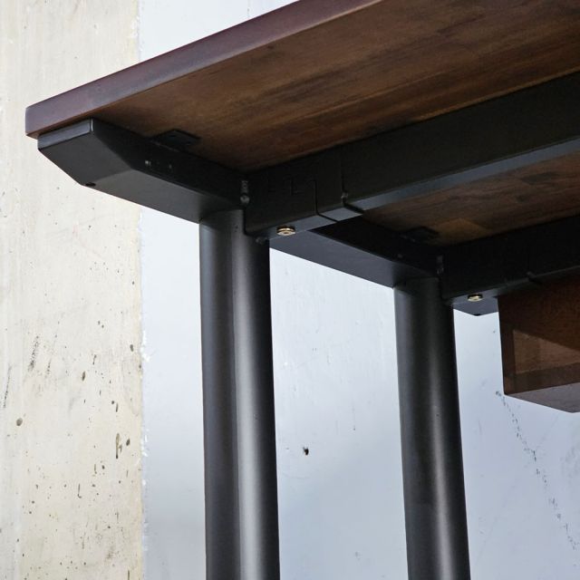 Bàn có hộp điện 180x70cm gỗ tràm chân sắt hệ TIO HBTO040 Bàn có hộp điện 180x70cm gỗ tràm chân sắt hệ TIO HBTO040