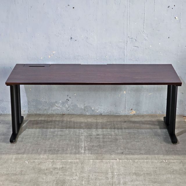 Bàn có hộp điện 180x70cm gỗ tràm chân sắt hệ TIO HBTO040 Bàn có hộp điện 180x70cm gỗ tràm chân sắt hệ TIO HBTO040