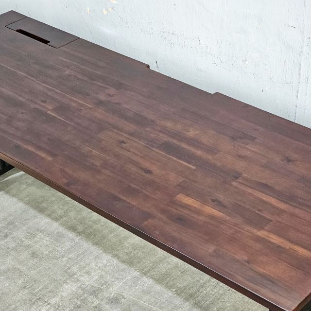 Bàn có hộp điện 180x70cm gỗ tràm chân sắt hệ TIO HBTO040 Bàn có hộp điện 180x70cm gỗ tràm chân sắt hệ TIO HBTO040