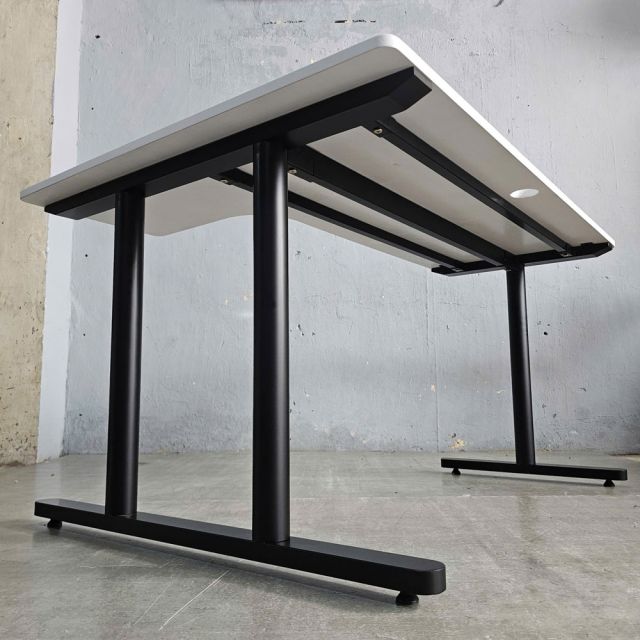 Bàn góc L 140x100cm gỗ tràm chân sắt hệ TIO HBTO039