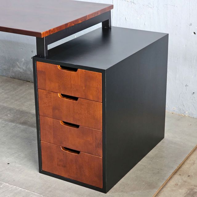 Bàn làm việc gác tủ 180x70cm gỗ tự nhiên hệ TIO HBTO038