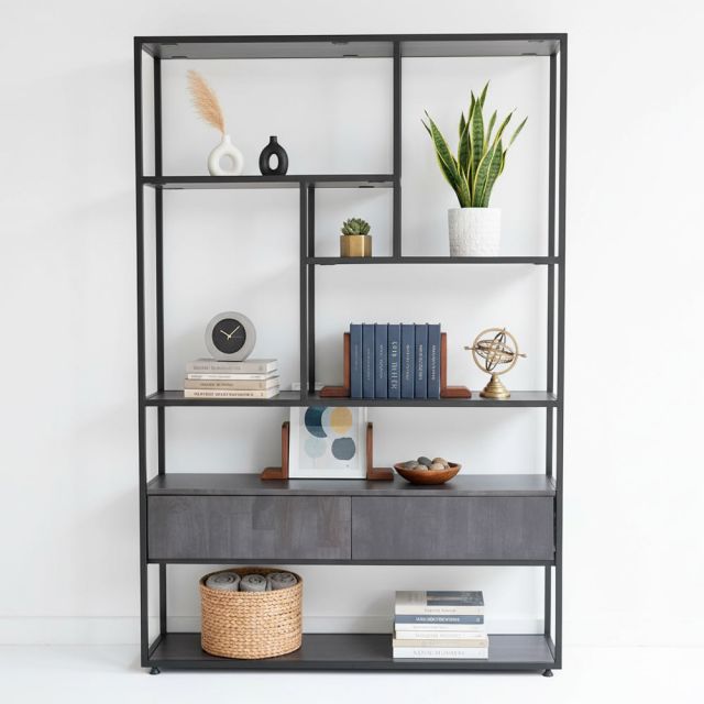 Kệ trang trí gỗ cao su khung sắt có tủ dưới 120x35x180(cm) KTB68074