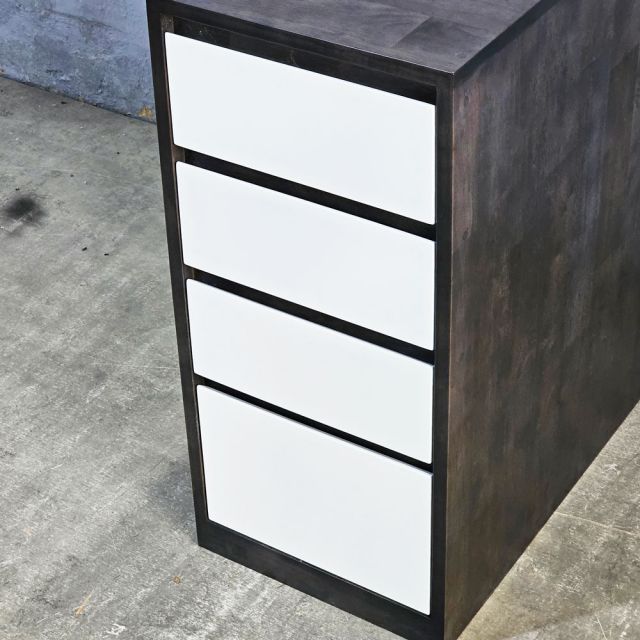 Tủ cá nhân 4 ngăn kéo 60x35x75cm gỗ cao su TCN68079