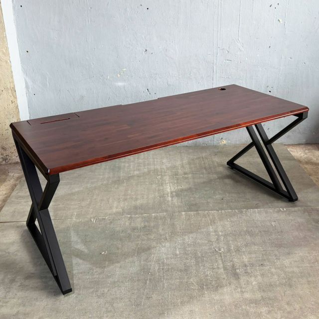 Bàn làm việc có hộp điện 180x80cm gỗ tràm GD68113
