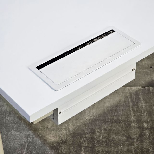 Bàn góc L có hộp điện 160x160cm gỗ tràm hệ TIO HBTO045