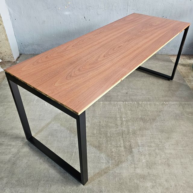 Bàn làm việc 180x70cm gỗ otim phủ veneer xoan đào HBRT118