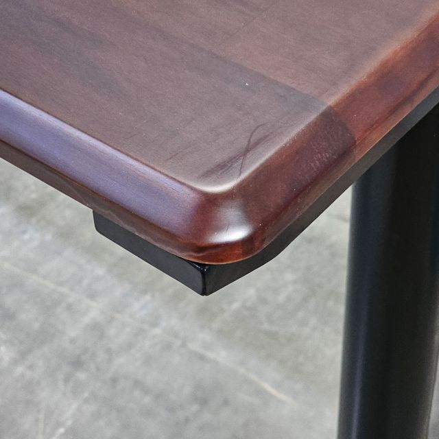 Bàn làm việc có hộp điện 160x70cm gỗ tràm hệ TIO HBTO043 Bàn làm việc có hộp điện 160x70cm gỗ tràm hệ TIO HBTO043