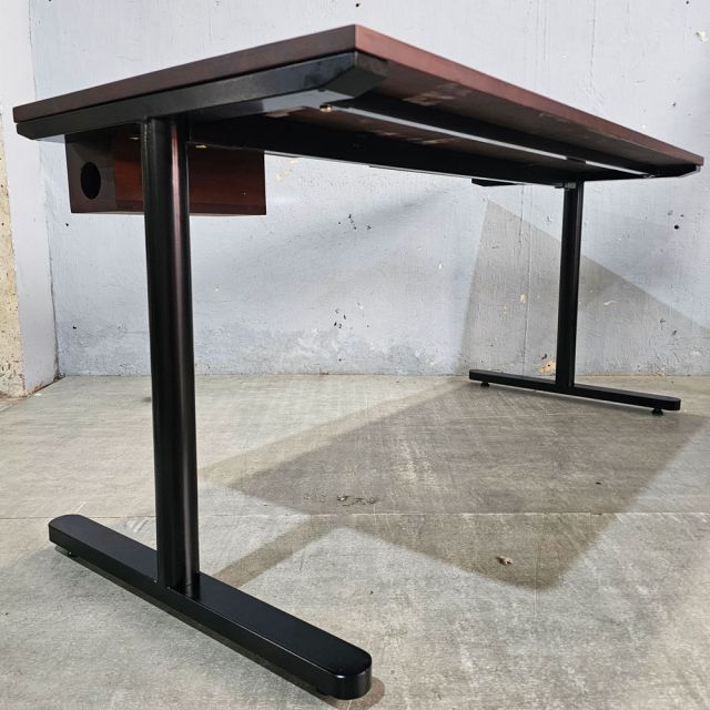 Bàn làm việc có hộc điện 160x70cm gỗ tràm hệ TIO HBTO041