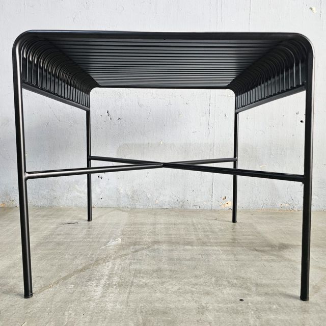Bàn vuông ngoài trời 80x80cm sắt sơn tĩnh điện BNT012