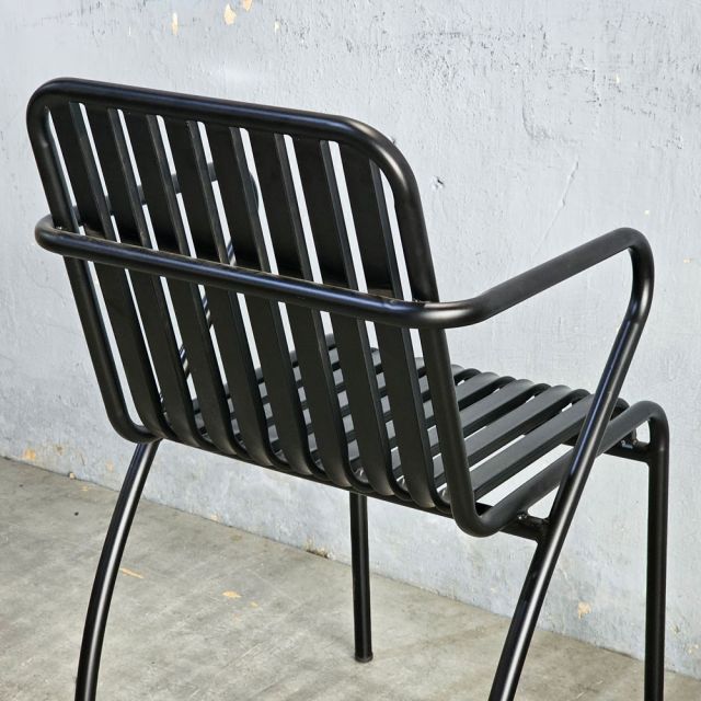 Ghế sắt ngoài trời có tay tựa GNT004